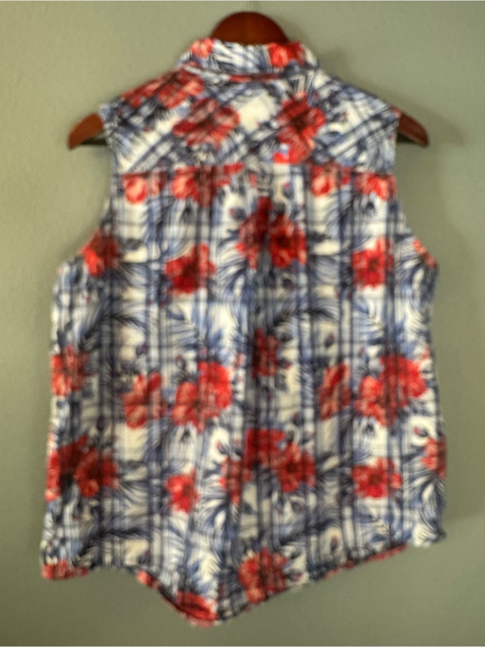 Ariat Real Women’s XL Relaxed Sleeveless Western Shirt Floral Plaid Button Front - Picture 2 of 9
